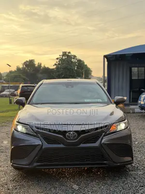 Toyota Camry LE FWD (2.5L 4cyl 8AM) 2018 Gray