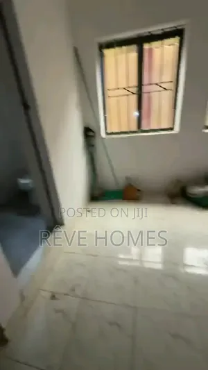 Mini Flat in CHallenge / Mushin for rent