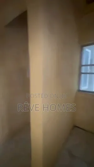 Studio Apartment in Fadeyi for rent