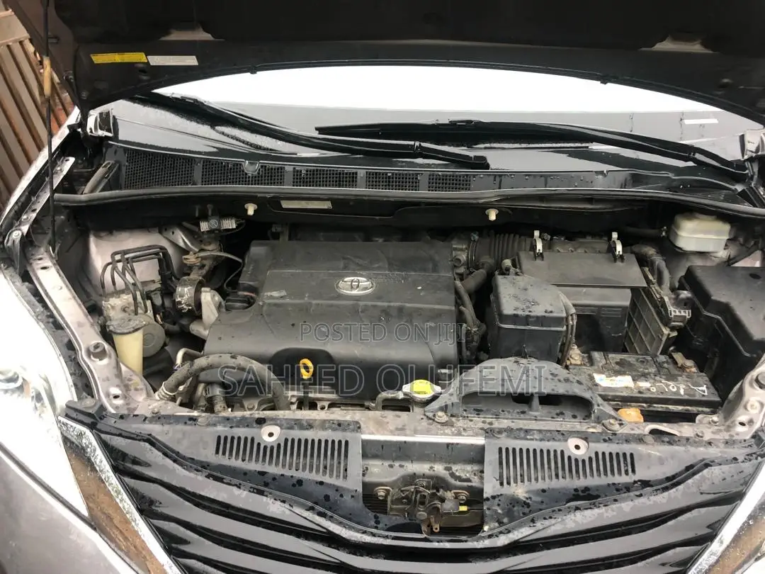 Toyota Sienna 2011 Gray