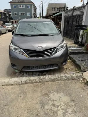 Toyota Sienna 2011 Gray