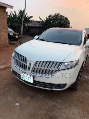 Lincoln MKT 2013 White