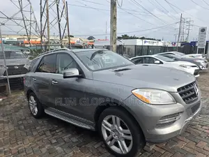 Mercedes-Benz M Class ML350 4MATIC 4dr SUV AWD (3.5L 6cyl 7A) 2015 Gray
