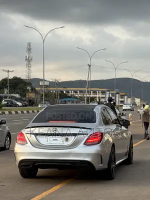 Mercedes-Benz C300 2016 Silver