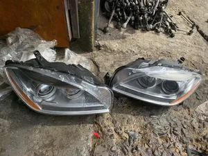 ML350 2014 Set of Headlight