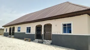 1bdrm Block of Flats in City College, Karu for rent
