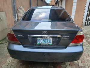 Toyota Camry LE 4dr Sedan (2.4L 4cyl 5A) 2005 Gray
