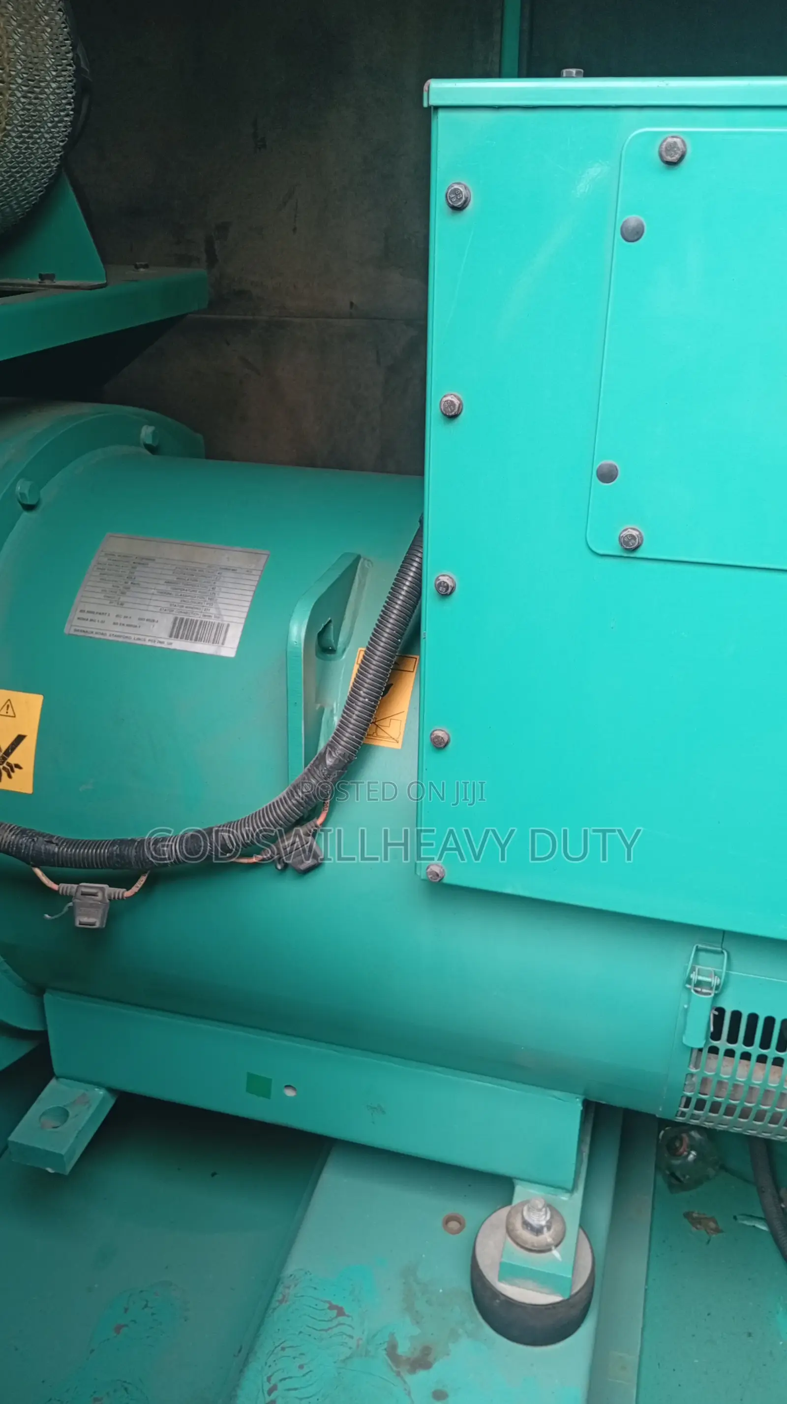 300kva Cummins Soundproof Generator