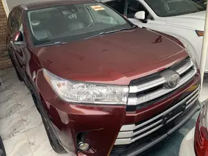Toyota Highlander XLE 4x4 V6 (3.5L 6cyl 8A) 2017 Red