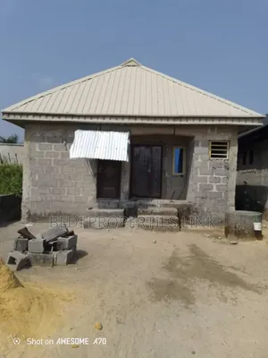 3bdrm Bungalow in Omidan Community, Elerangbe for sale