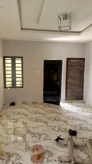2bdrm Apartment in Lekki Phase 2 for rent