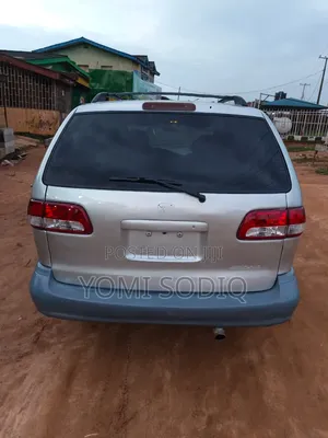 Toyota Quantum 2002 Grey