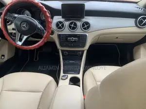 Mercedes-Benz GLA 250 2015 Red
