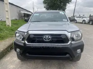 Toyota Tacoma 2012 Silver