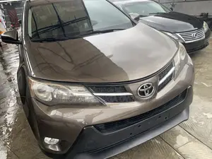 Toyota RAV4 LE 4dr SUV AWD (2.5L 4cyl 6A) 2014 Gray