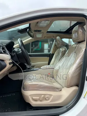 Toyota Camry XSE V6 (3.5L V6 8A) 2019 White