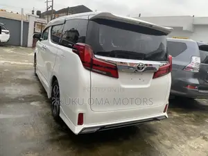 Toyota HiAce 2020 White