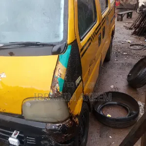 Suzuki Every 2010 Yellow