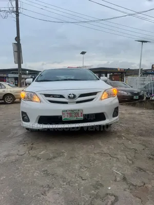 Toyota Corolla LE 4dr Sedan (1.8L 4cyl 4A) 2011 White