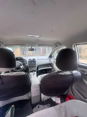 Toyota Corolla LE 4dr Sedan (1.8L 4cyl 4A) 2011 White