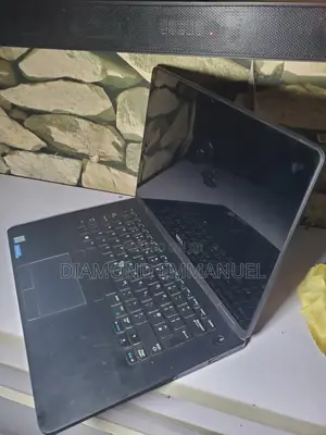Laptop Dell Latitude E7470 8GB Intel Core i5 SSD 256GB