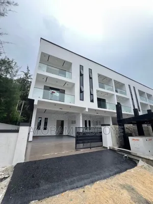 4bdrm Duplex in Megamound Estate, Ikota for sale