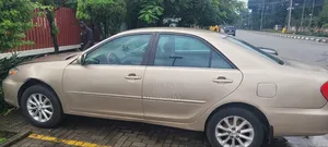 Toyota Camry 2004 Gold