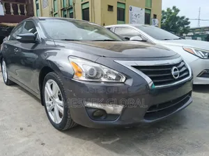 Nissan Altima 2012 Gray