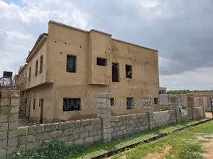 4bdrm Duplex in Kadaba Court, Kaura for sale