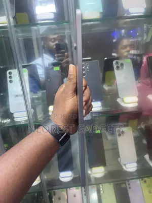 Apple iPad Air 64 GB Gray