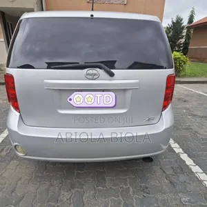 Scion xB Base 2009 Silver