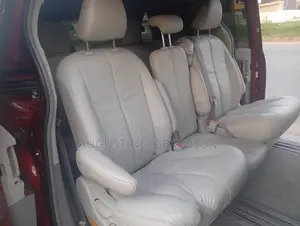 Toyota Sienna 2014 Red