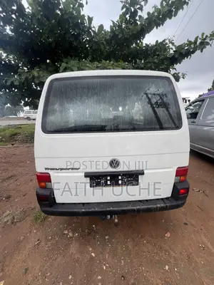 Volkswagen Transporter 2002 White