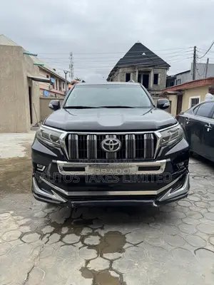 Toyota Land Cruiser Prado 2023 Black