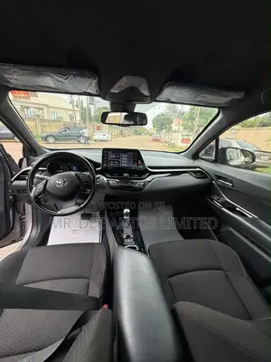 Toyota C-HR 2019 Silver