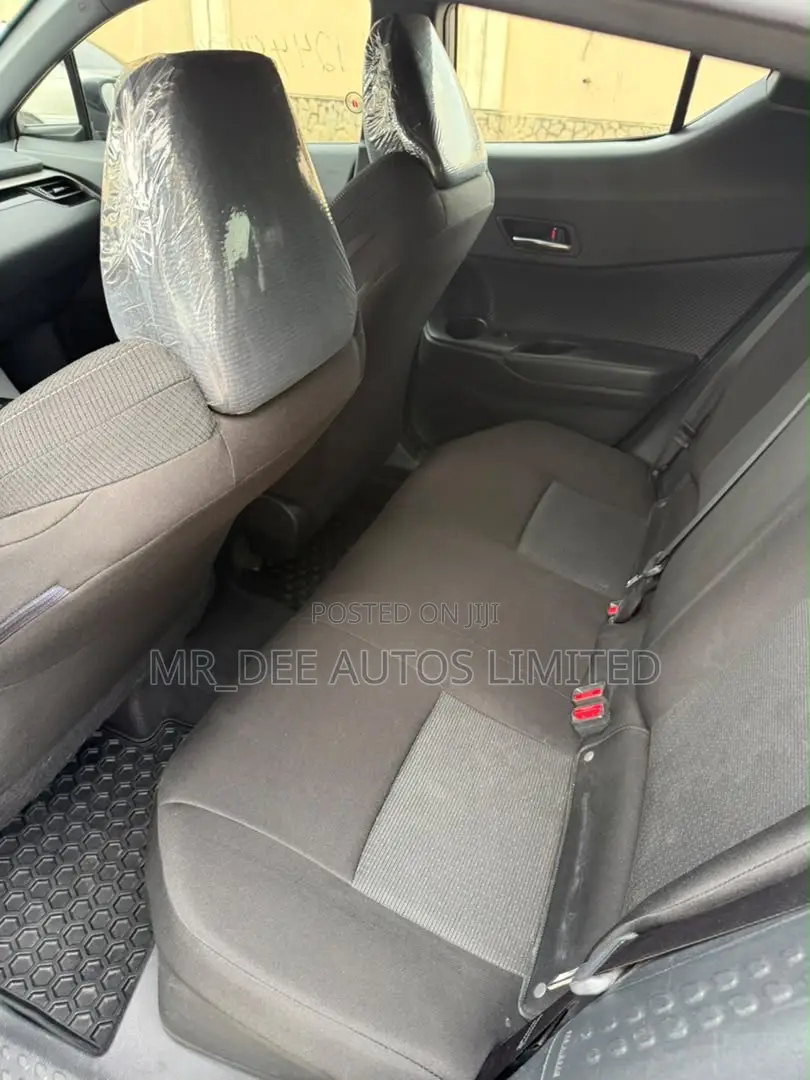 Toyota C-HR 2019 Silver