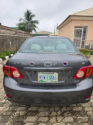Toyota Corolla 2010 Gray