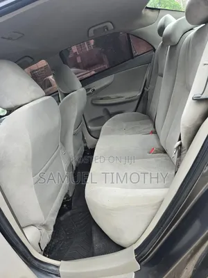 Toyota Corolla 2010 Gray