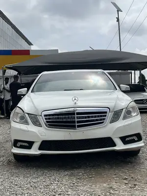 Mercedes-Benz E350 Base 4Matic Sedan AWD (3.5L 6cyl 7A) 2010 White