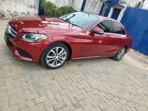 Mercedes-Benz C300 Luxury Sedan RWD (2.0L 4cyl 7A) 2016 Red