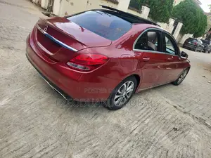Mercedes-Benz C300 Luxury Sedan RWD (2.0L 4cyl 7A) 2016 Red