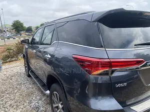 Toyota Fortuner 4.0 RWD 2020 Black