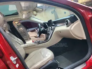 Mercedes-Benz C300 Luxury Sedan RWD (2.0L 4cyl 7A) 2016 Red