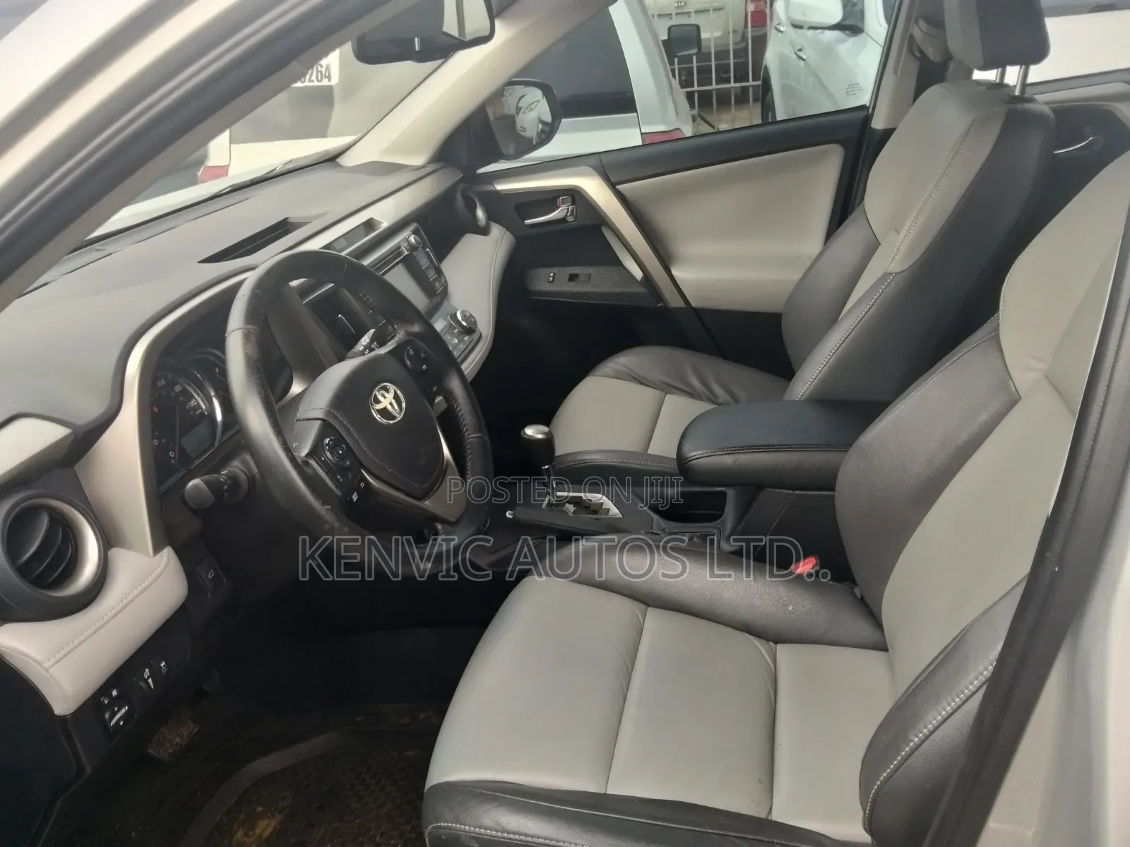 Toyota RAV4 2015 Silver