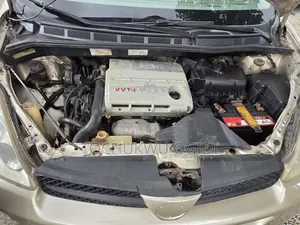 Toyota Sienna 2005 Gold