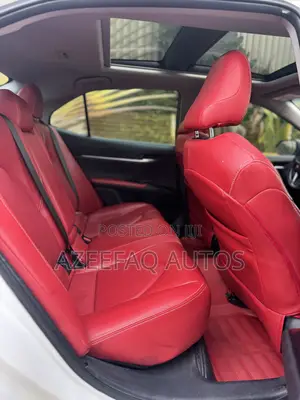 Toyota Camry XLE V6 (3.5L V6 8A) 2019 White