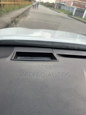 Toyota Camry XLE V6 (3.5L V6 8A) 2019 White