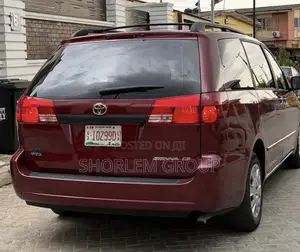 Toyota Sienna 2003 Red