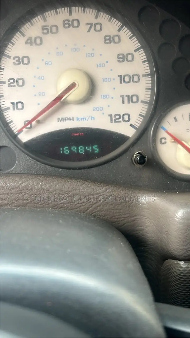 Jeep Liberty 3.7 2003 Gray