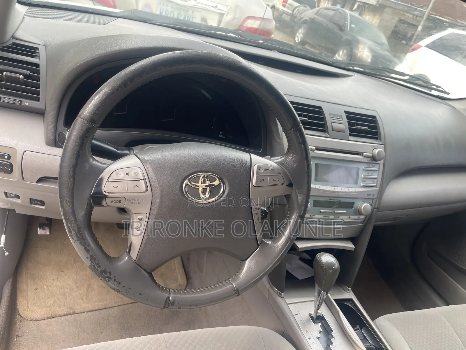 Toyota HiAce 2010 White